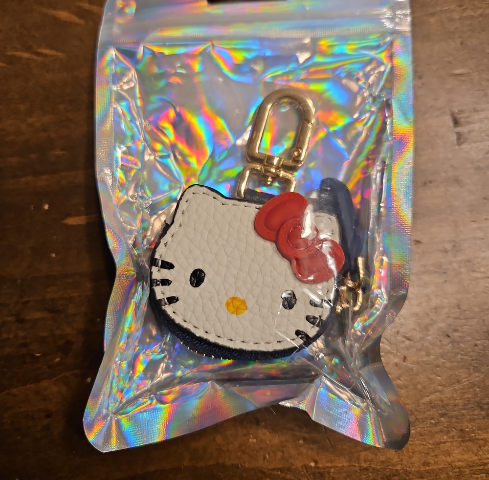 NWT Hello Kitty Keychain Pouch with Gold Clip